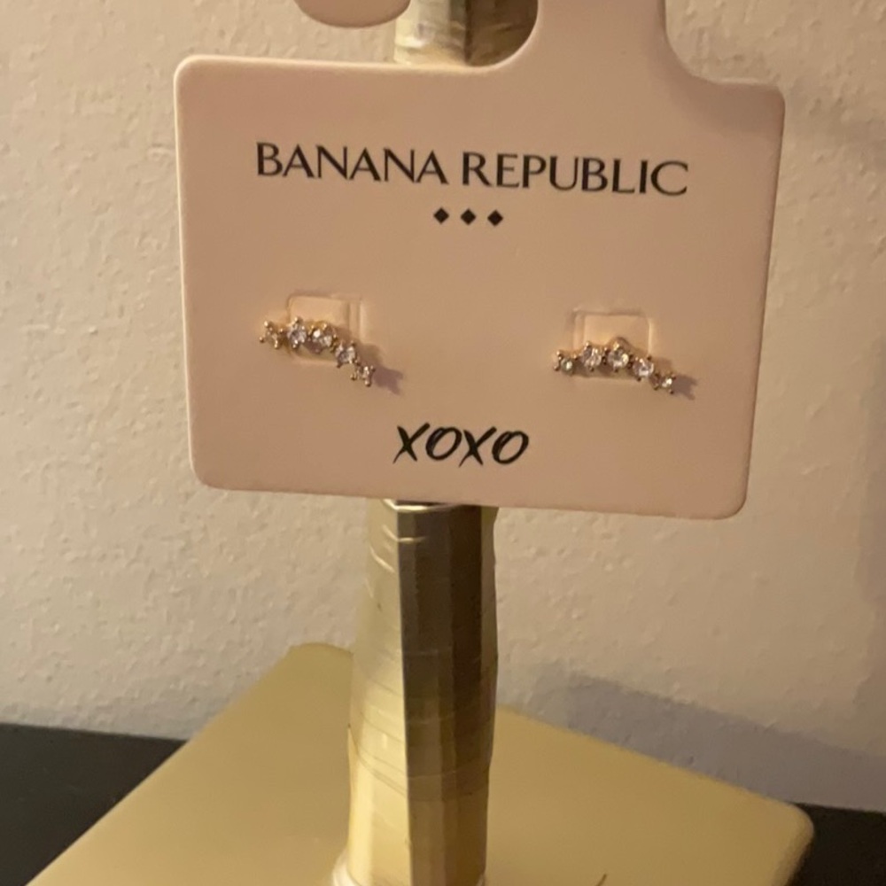 Banana Republic Gold Dainty Stud Earrings